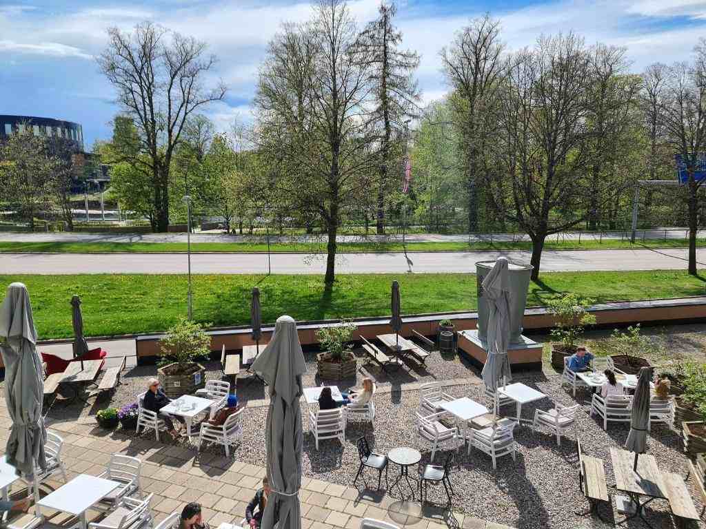 Terrace by the park at Hotell Boulogne
